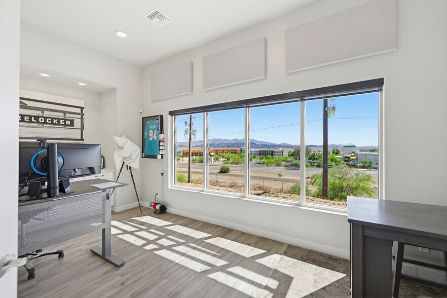 More Photos Of 349 Lake Havasu Ave S, Lake Havasu City Office For Sale