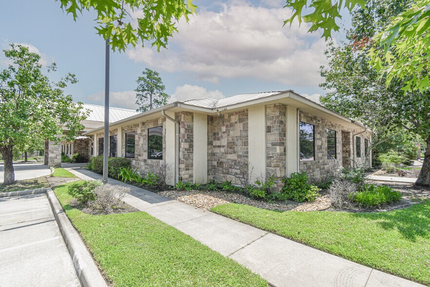 More Photos Of 821 Crossbridge Dr, Spring Office For Sale