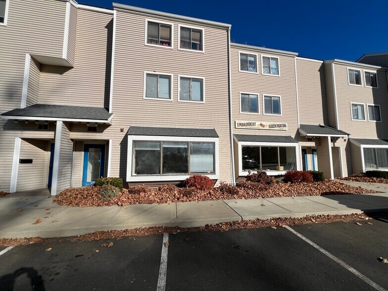 More Photos Of 288 E Main St, Branford Office For Lease