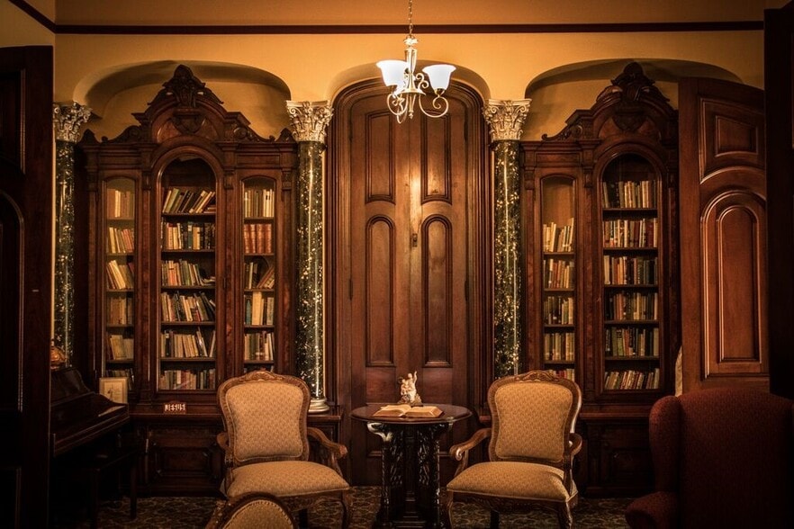 More Photos Of 1002 Railroad St, Danville Specialty For Sale