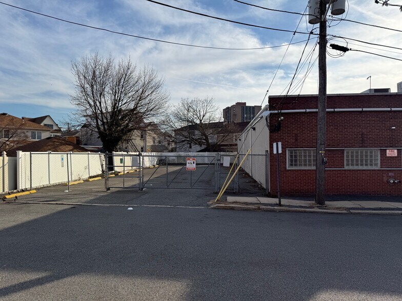 More Photos Of 18 Wendell Pl, Fairview Warehouse For Sale