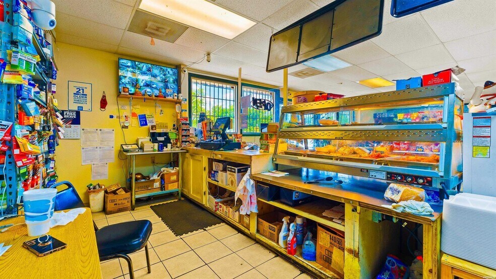 More Photos Of 5370 Highway 67 W, Fulton Convenience Store For Sale