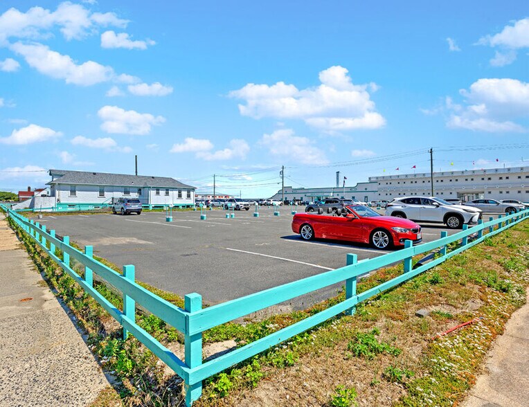 More Photos Of 2045 Ocean Blvd, Atlantic Beach Specialty For Sale