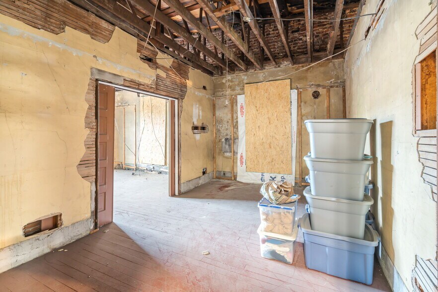 More Photos Of 824 Tennessee Ave, Etowah Storefront Retail Office For Sale