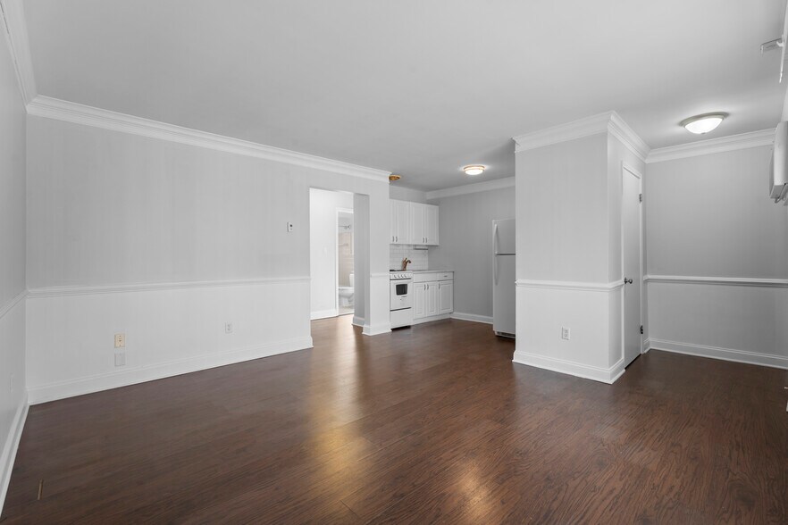 More Photos Of 3915 Devon Rd, Royal Oak Apartments For Sale