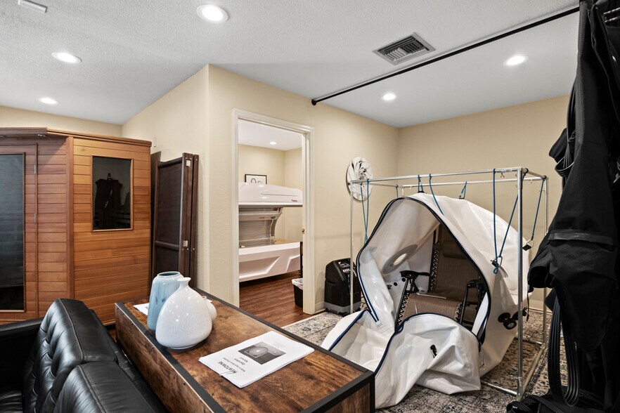 More Photos Of 1700 Dr. Martin Luther King, Jr. St N, Saint Petersburg Medical For Sale