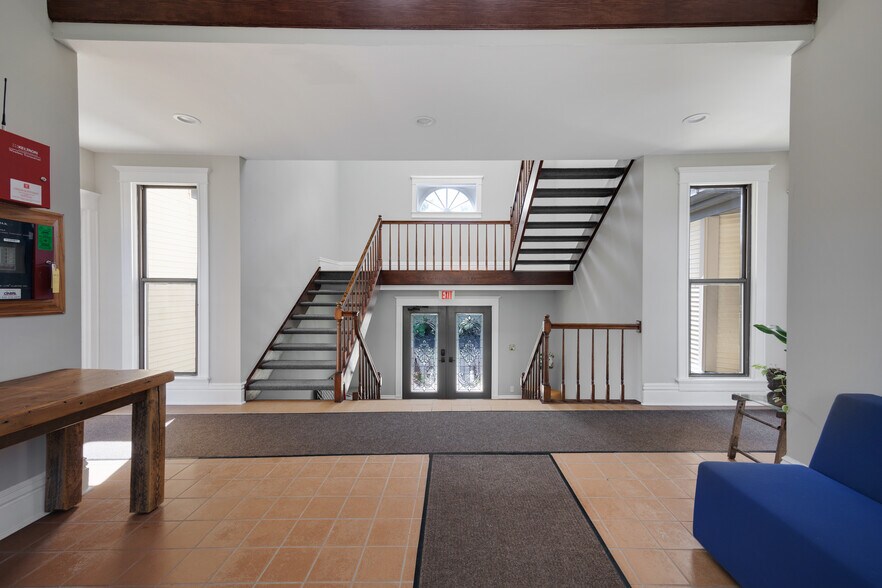 More Photos Of 121 N Washington St, Naperville Medical For Lease