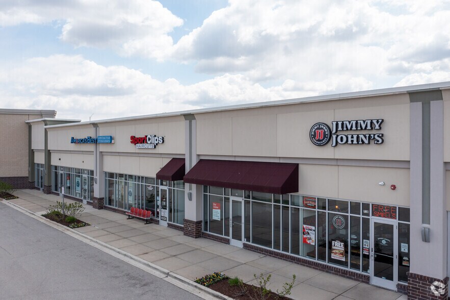 More Photos Of 702-734 E Boughton Rd, Bolingbrook Unknown For Lease
