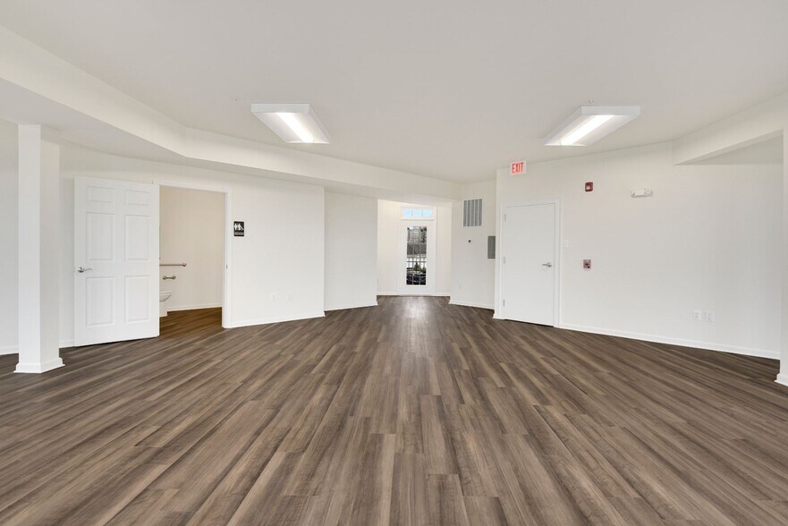 More Photos Of 3546 Worthington Blvd, Frederick Storefront Retail Office For Lease