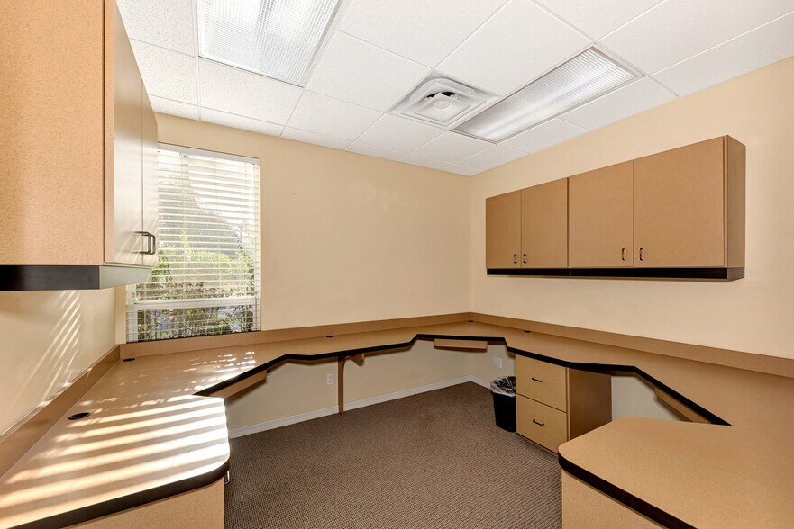 More Photos Of 1314 E Venice Ave, Venice Medical For Sale