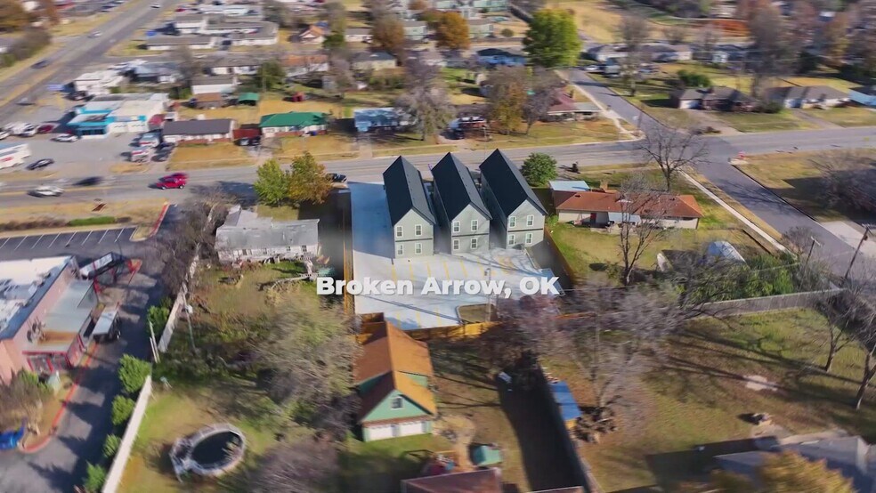 Primary Photo Of 816 N Main St, Broken Arrow Apartments For Sale