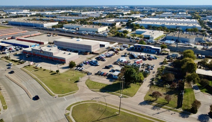 More Photos Of 3104 S Rigsbee Dr, Plano Industrial For Sale