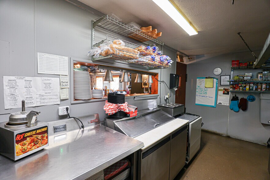 More Photos Of 15649 US-68, Benton Restaurant For Sale