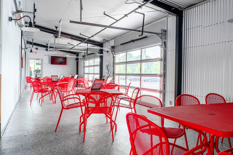 More Photos Of 2502 Highway 87, Navarre Specialty For Sale