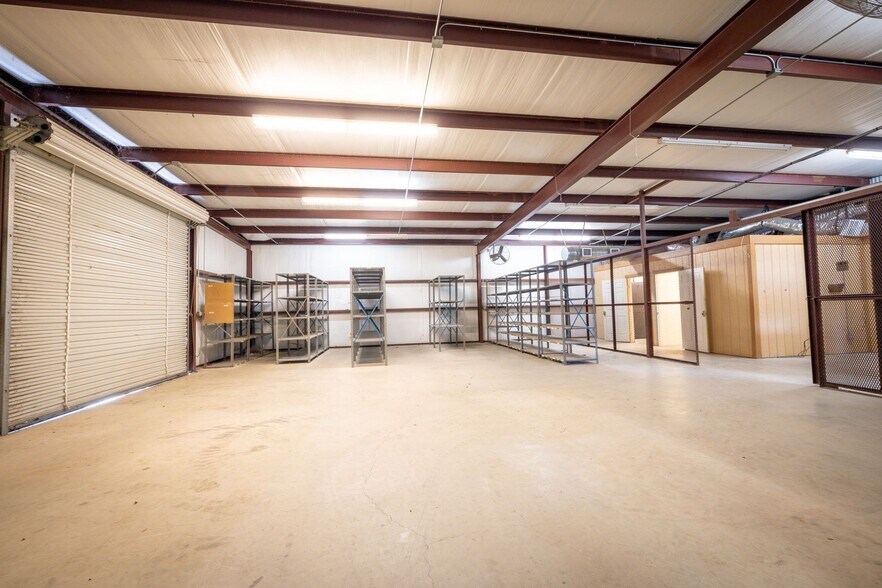 More Photos Of 180 Spring Mountain Dr, Canyon Lake Distribution For Sale