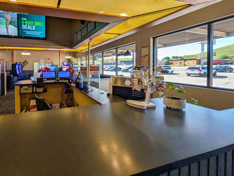 More Photos Of 909 E St Patrick St, Rapid City Storefront Retail Office For Sale