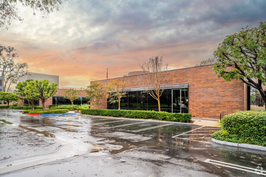 More Photos Of 4490 Von Karman Ave, Newport Beach Office For Lease