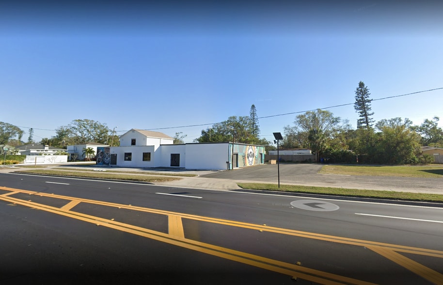 More Photos Of 4700 22nd Ave S, Saint Petersburg General Retail For Lease