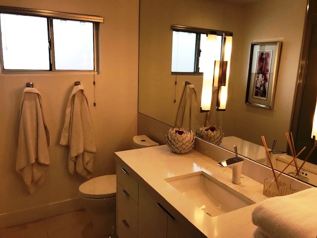 More Photos Of 560-562 S Indian Canyon Dr, Palm Springs Storefront Retail Residential For Lease