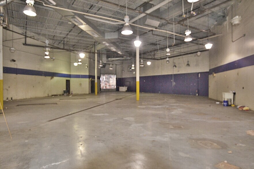 More Photos Of 317 Lincoln Hwy, Fairview Heights Auto Repair For Lease