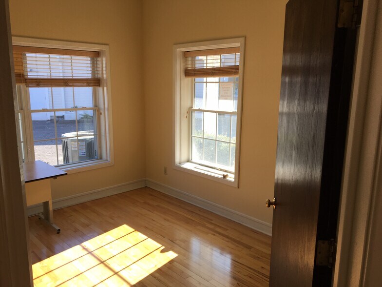 More Photos Of 168 Boston Post Rd, Madison Medical For Sale