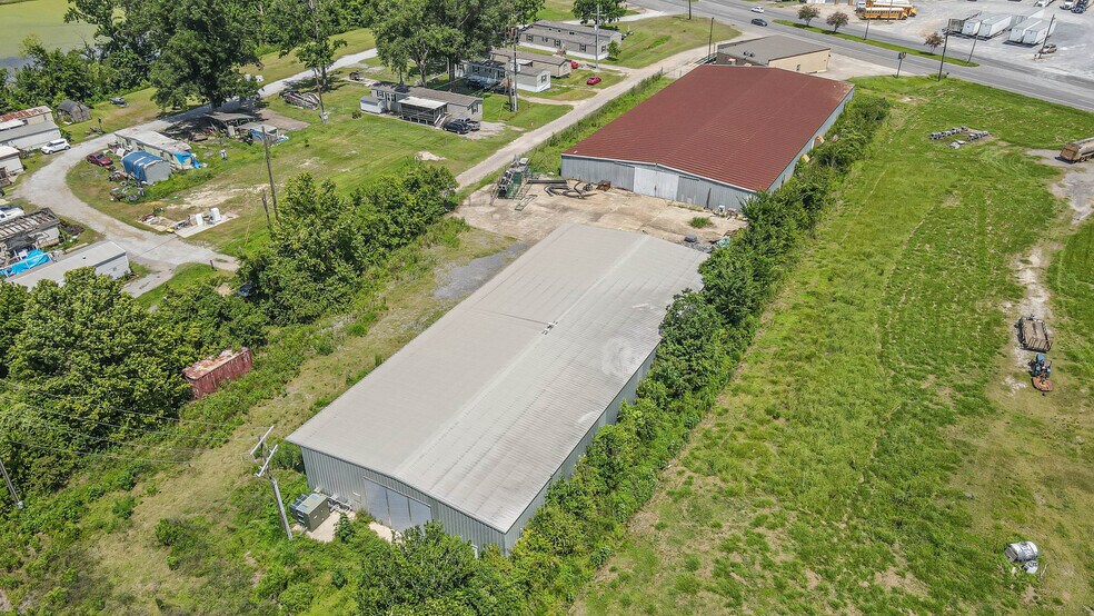 More Photos Of 702 E Airline Hwy, Gramercy Manufacturing For Sale