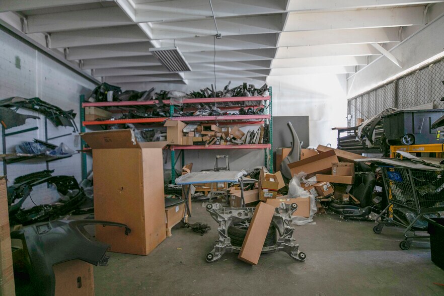 More Photos Of 4605–4619 W Pico Boulevard, Los Angeles Auto Repair For Sale