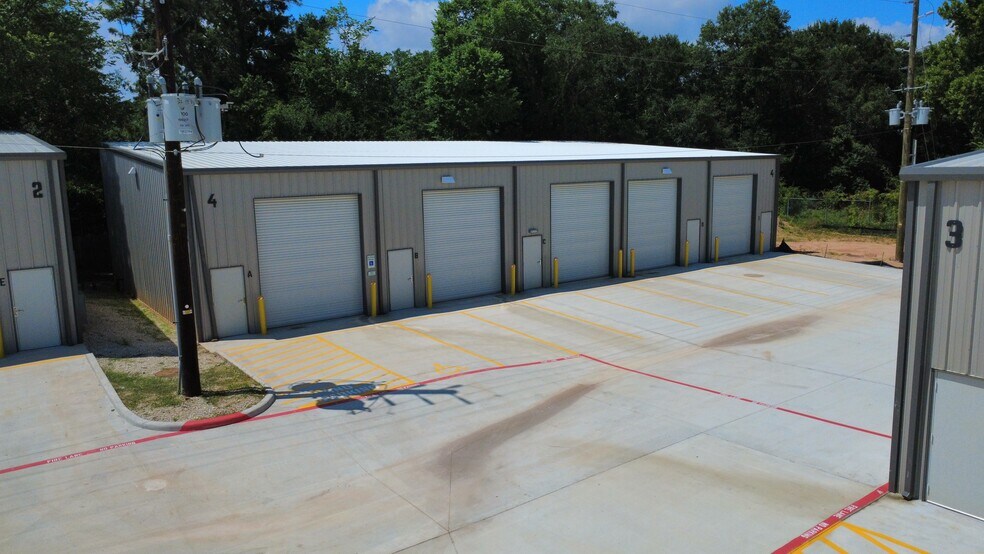 More Photos Of 200 Porter Rd, Conroe Unknown For Lease