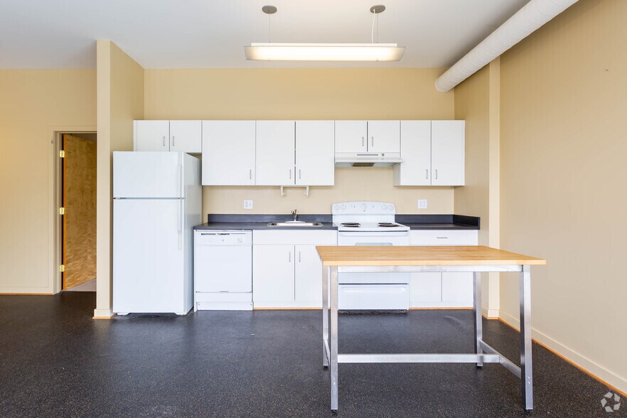 More Photos Of 131 E Green St, Ithaca Apartments For Lease