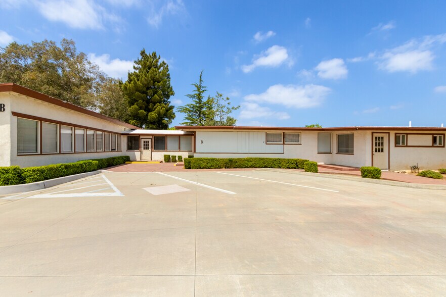 More Photos Of 635 Veile Ave, Beaumont Office For Sale