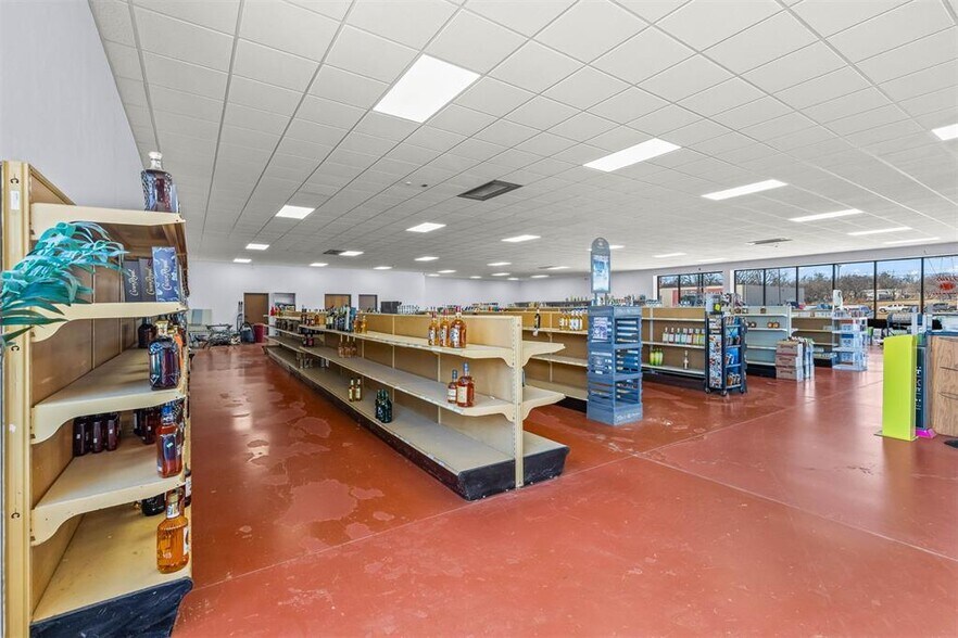 More Photos Of 1523 Stewart Dr, Chickasha Convenience Store For Sale