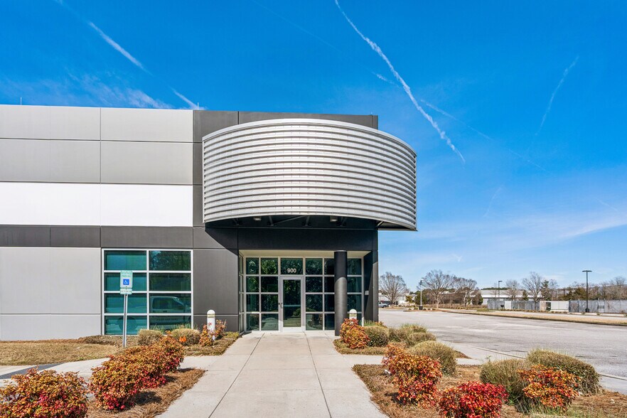 More Photos Of 1101 Remount Rd, North Charleston Showroom For Lease