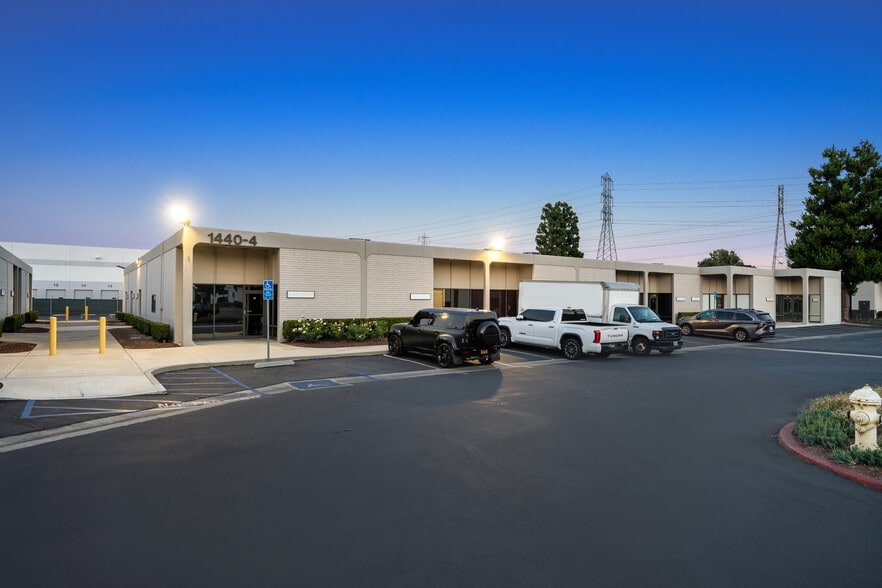 More Photos Of 1440 S State College Blvd, Anaheim Light Manufacturing For Lease