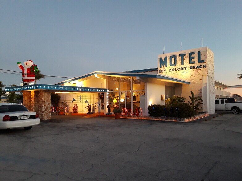 More Photos Of 441 E Ocean Dr, Key Colony Beach Hotel For Sale