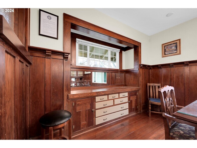 More Photos Of 1396 Charnelton St, Eugene Office For Lease