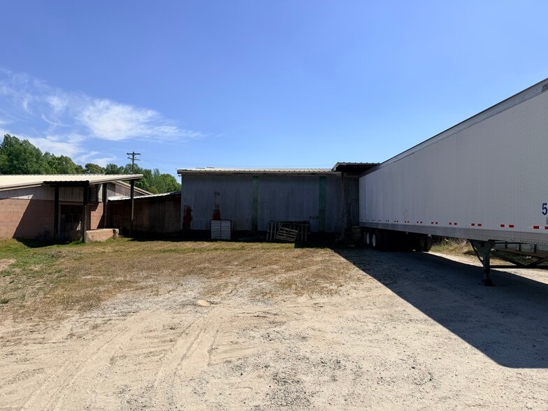More Photos Of 2570 Needmore Rd, Woodleaf Warehouse For Sale