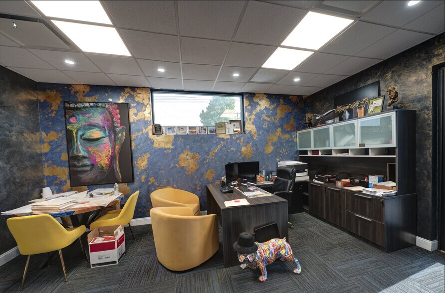 More Photos Of 77 Marine St, Farmingdale Manufacturing For Lease