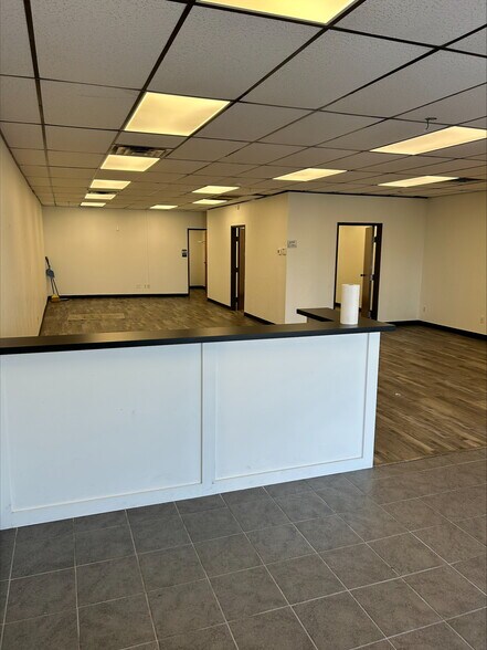 More Photos Of 6210-6220 NW Expressway St, Oklahoma City Unknown For Lease