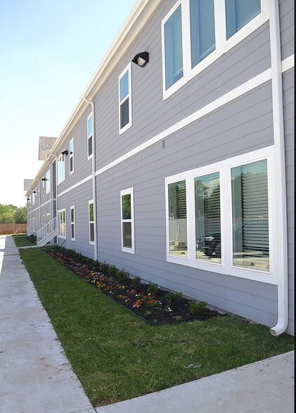 More Photos Of 2604 Avenue K, Bay City Apartments For Sale