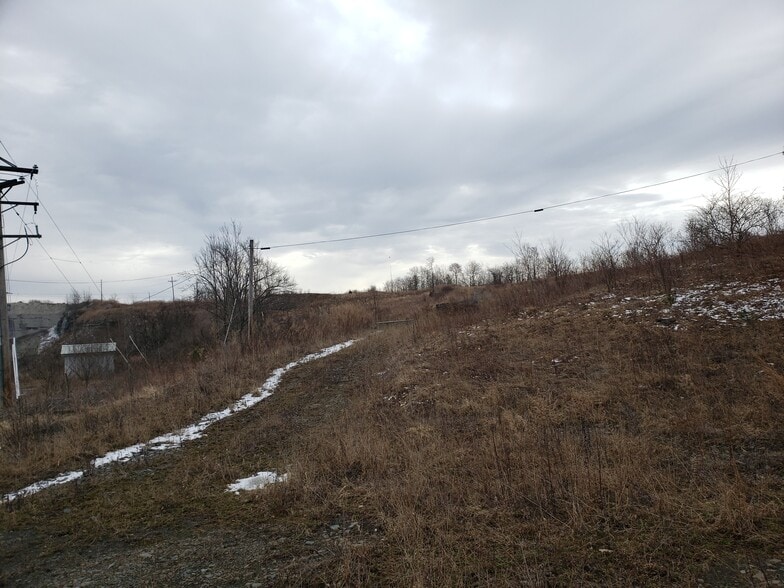 More Photos Of 407 Peck Hill Rd, New Milford Manufacturing For Sale