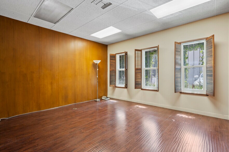More Photos Of 444 W 10th St, Santa Ana Medical For Sale