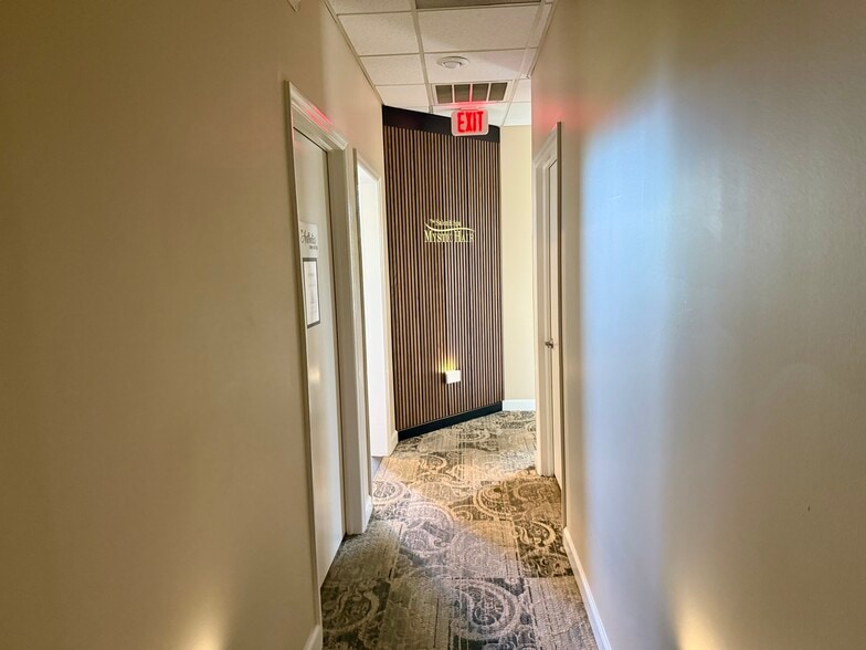 More Photos Of 13801 N Dale Mabry Hwy, Tampa Storefront Retail Office For Sale