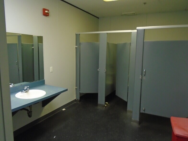 More Photos Of 32500 Van Born Rd, Wayne Manufacturing For Lease
