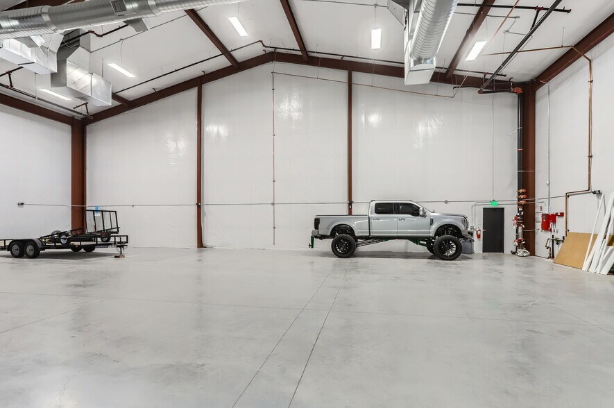 More Photos Of 1495 Overlook Dr, Lafayette Light Manufacturing For Lease