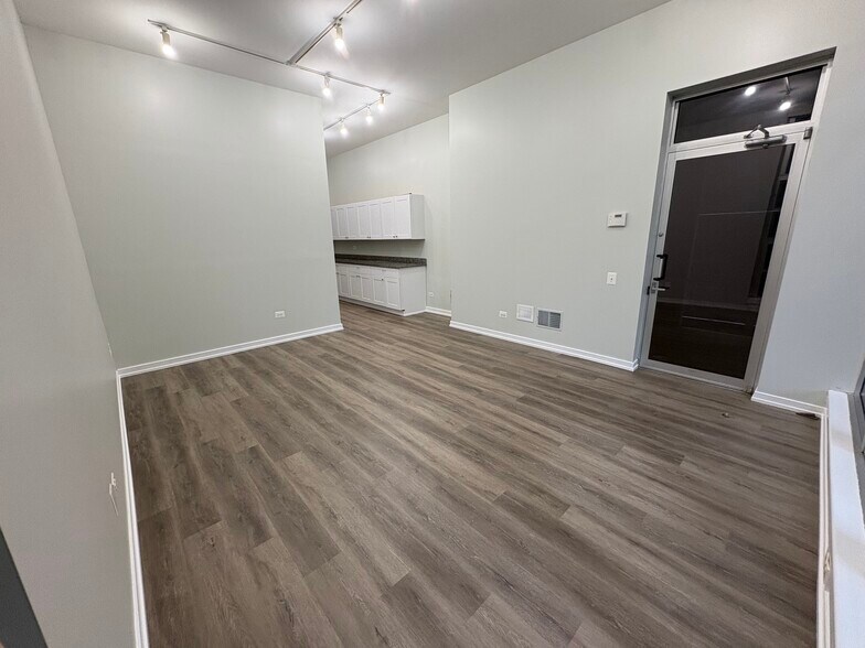 More Photos Of 2716 N Ashland Ave, Chicago Office Residential For Sale