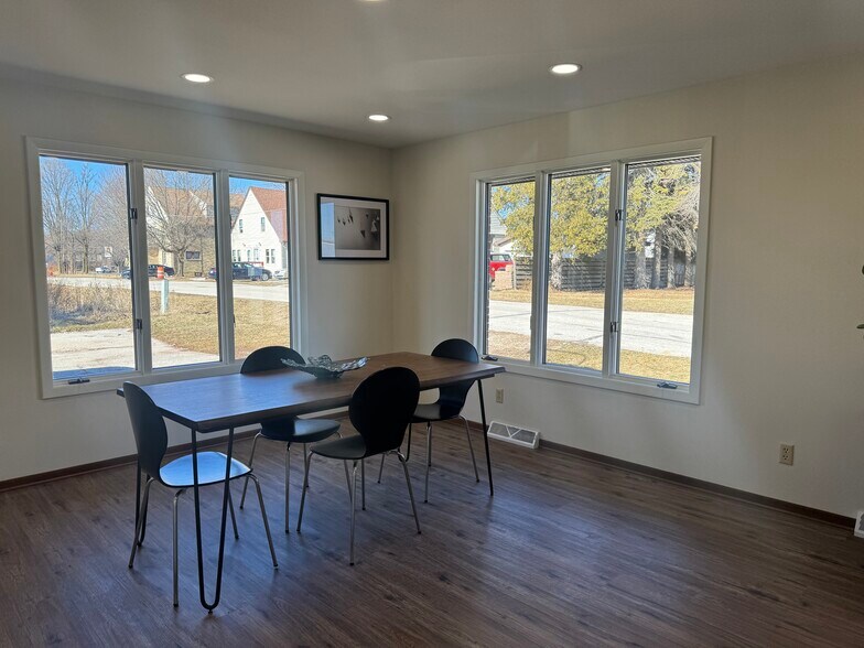 More Photos Of 2722 N 21st St, Sheboygan Office For Sale