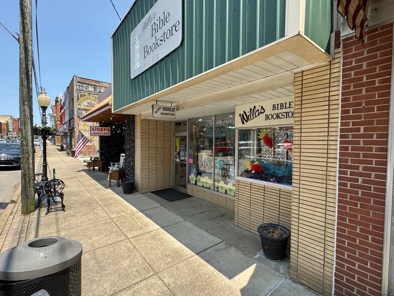 More Photos Of 416 Main St, Point Pleasant Storefront For Sale