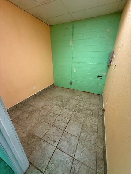 More Photos Of 1400-1412 Beverly Dr, Wichita Falls Unknown For Lease