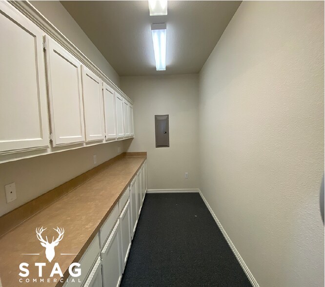 More Photos Of 1206 Bent Oaks Ct, Denton Medical For Lease
