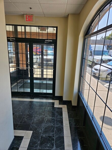 More Photos Of 575 Main St, Middletown Office For Sale